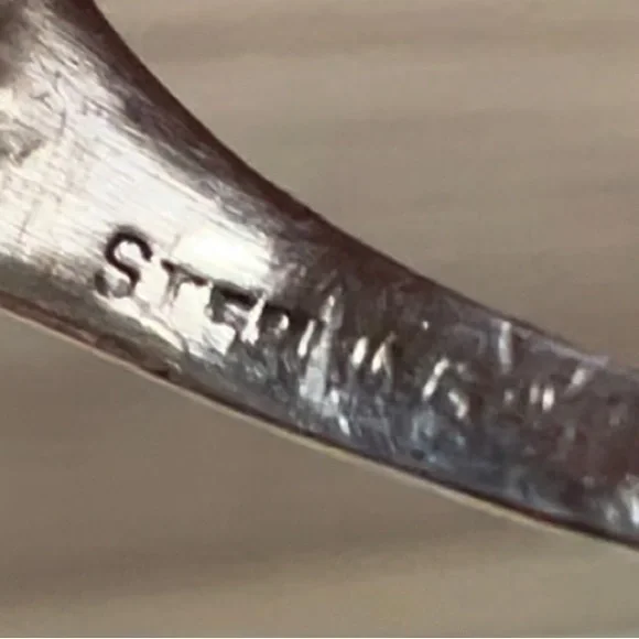 SOLD Vintage Handmade Modernist Geometric Sterling Silver Amethyst Ring, Size 6 - Picture 9 of 10